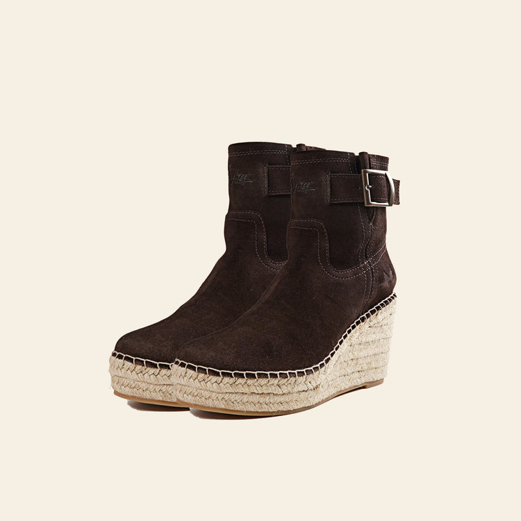
                  
                    BOTIN CUÑA MEDIA  SERRAJE HEBILLA MARRON LEZNA
                  
                